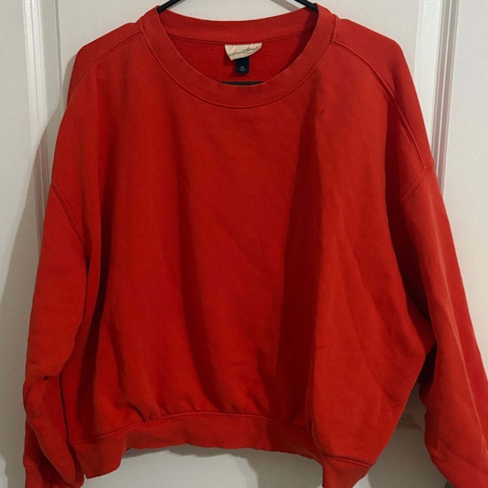 Universal Thread Vibrant Red Crew Neck Sweater